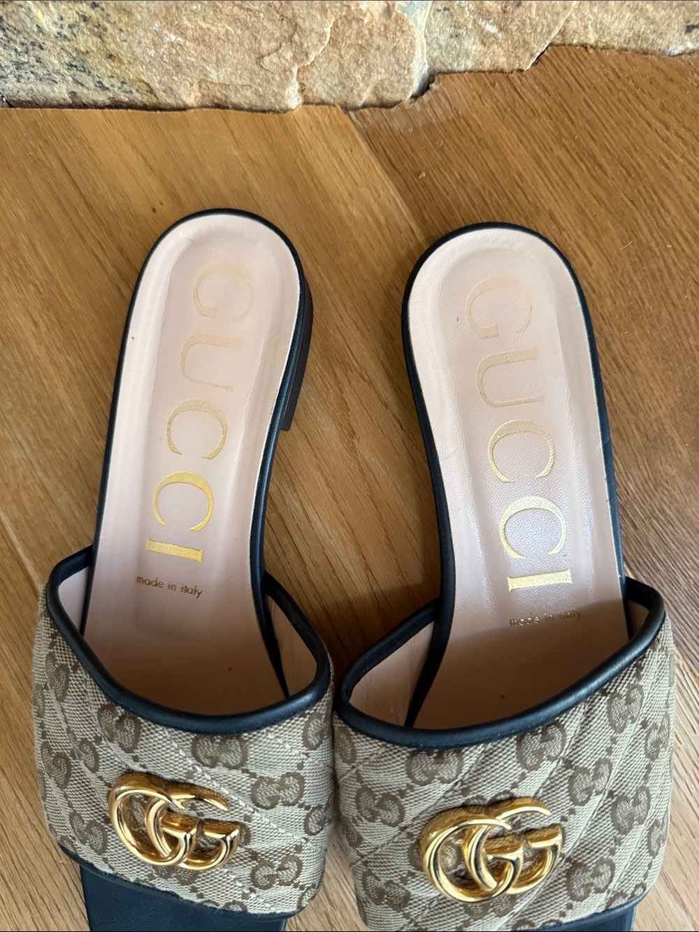 Gucci Sandals - Picture 2 of 9
